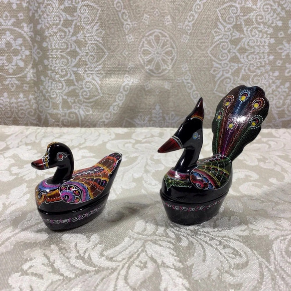 Vintage Hand Painted Lacquerware Bird Trinket Boxes - Made in Taiwan - Picture 1 of 9